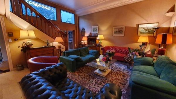 Maison centre ville Vichy 270 m² quartier calme avec toit terasse 80 m² proche Opéra