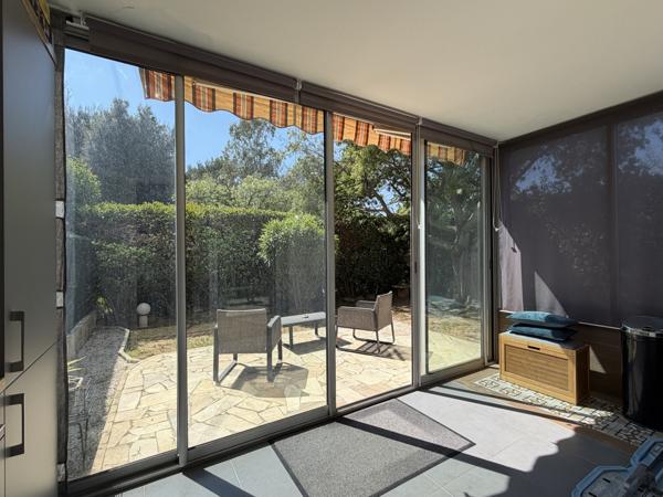 Fréjus (83600) Superbe T2 avec grand rez-de-jardin (135m2) – Centre de Fréjus, Résidence Les Galaxies
