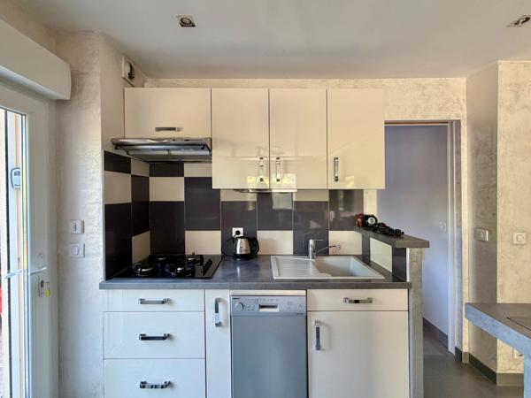 Fréjus (83600) Superbe T2 avec grand rez-de-jardin (135m2) – Centre de Fréjus, Résidence Les Galaxies