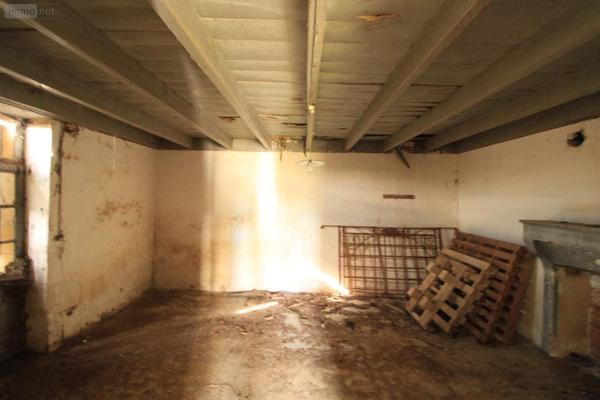 Maison à vendre à Vouillé dans la Vienne (86190), ref : V1925