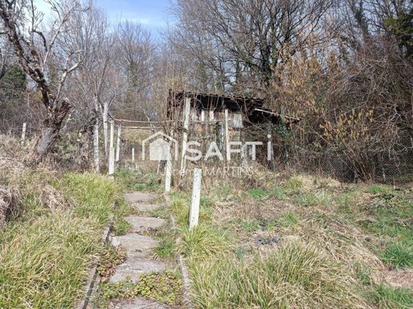 Maison individuelle en pierre sur les hauteurs