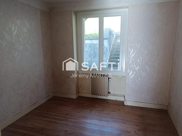 Maison individuelle en pierre sur les hauteurs