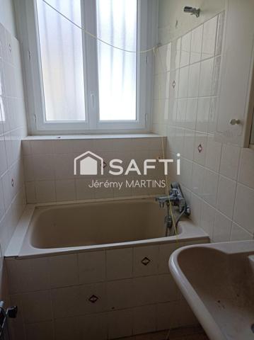 Maison individuelle en pierre sur les hauteurs