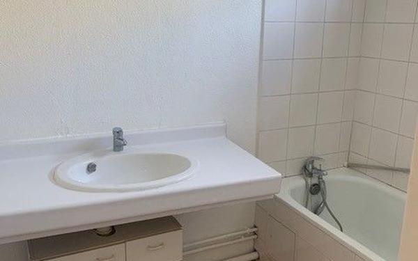 Appartement à louer    2 pièces • 46,44 m2 Carros