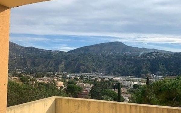 Appartement à louer    2 pièces • 46,44 m2 Carros