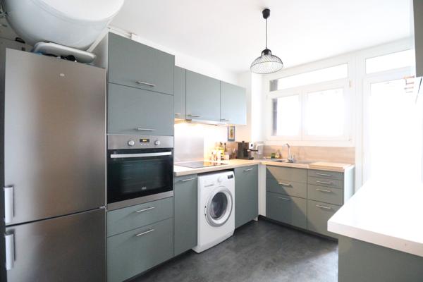 Grenoble (38100) Grenoble Cours de la Libération T4 parfait état avec balcon vue montagnes