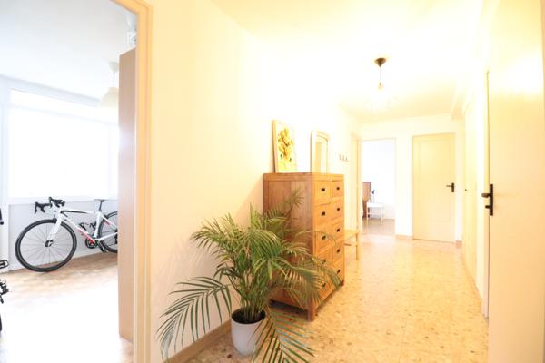 Grenoble (38100) Grenoble Cours de la Libération T4 parfait état avec balcon vue montagnes