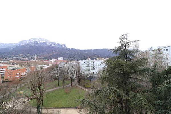 Grenoble (38100) Grenoble Cours de la Libération T4 parfait état avec balcon vue montagnes