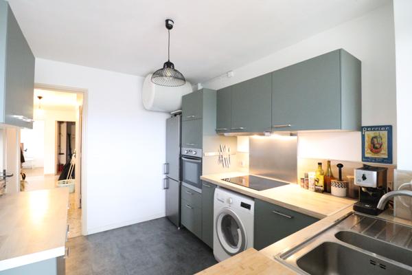 Grenoble (38100) Grenoble Cours de la Libération T4 parfait état avec balcon vue montagnes