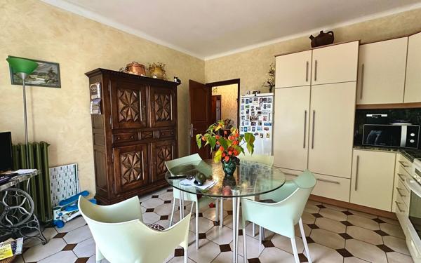 Maison à vendre    8 pièces •  Luc-la-Primaube