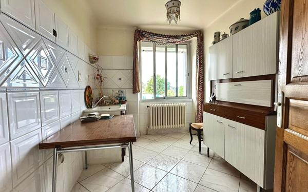 Maison à vendre    8 pièces •  Luc-la-Primaube