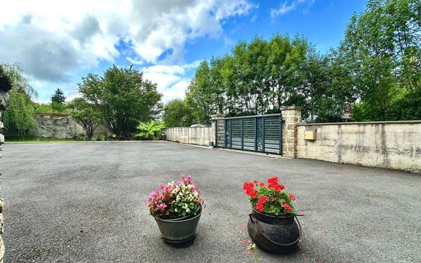 Maison à vendre    8 pièces •  Luc-la-Primaube