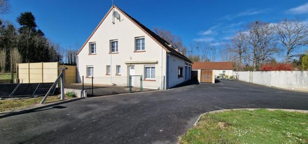 Maison  310 m² - 11 pièces dont 9 chambres - terrain 2561m² Noyers Sur Cher