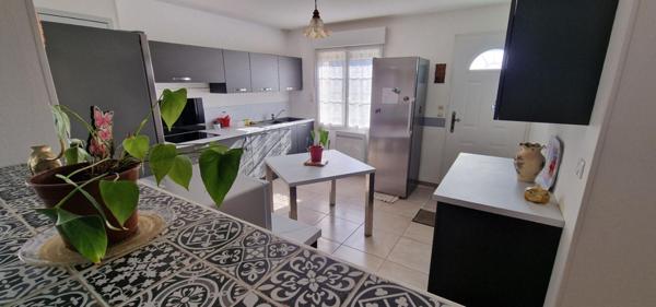 Maison  310 m² - 11 pièces dont 9 chambres - terrain 2561m² Noyers Sur Cher