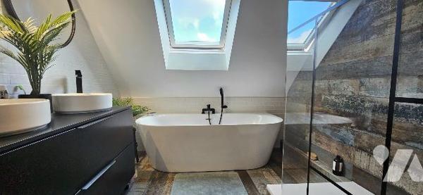 Maison de Ville avec superbe terrasse - 800m cathedrale St Corentin