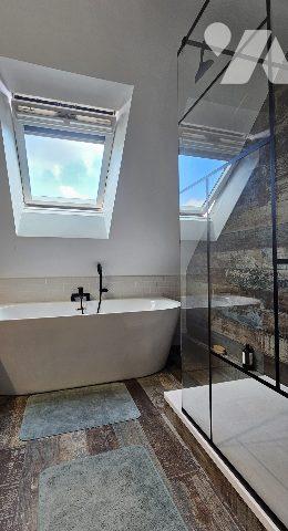 Maison de Ville avec superbe terrasse - 800m cathedrale St Corentin