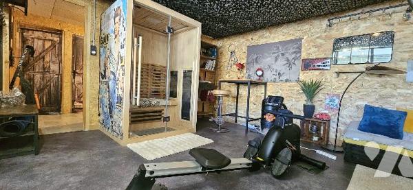 Maison de Ville avec superbe terrasse - 800m cathedrale St Corentin