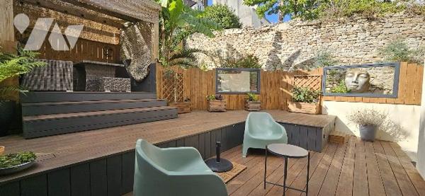 Maison de Ville avec superbe terrasse - 800m cathedrale St Corentin