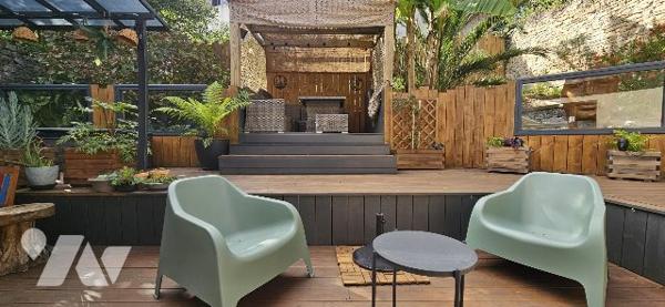 Maison de Ville avec superbe terrasse - 800m cathedrale St Corentin