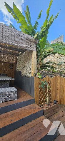 Maison de Ville avec superbe terrasse - 800m cathedrale St Corentin