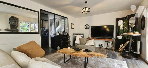 Maison de Ville avec superbe terrasse - 800m cathedrale St Corentin