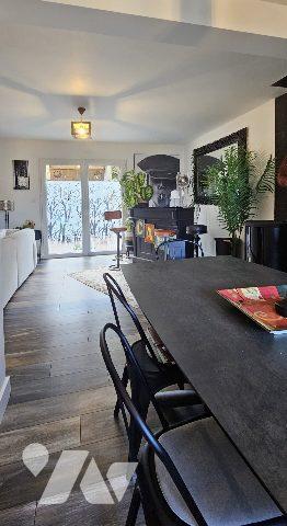 Maison de Ville avec superbe terrasse - 800m cathedrale St Corentin