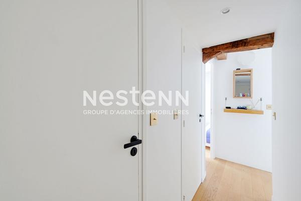 SAINT-GERMAIN-DES-PRÉS - L'EXCEPTIONNEL ! Splendide 2 Pièces Dernier Étage - Séjour Cathédrale, Poutres & Cheminée