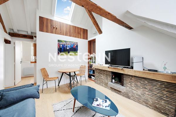 SAINT-GERMAIN-DES-PRÉS - L'EXCEPTIONNEL ! Splendide 2 Pièces Dernier Étage - Séjour Cathédrale, Poutres & Cheminée