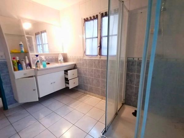 Maison en pierre avec dépendances et terrain à Darnac