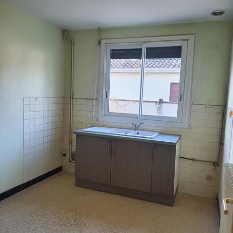 MAISON A RENOVER SUR BELLE PARCELLE