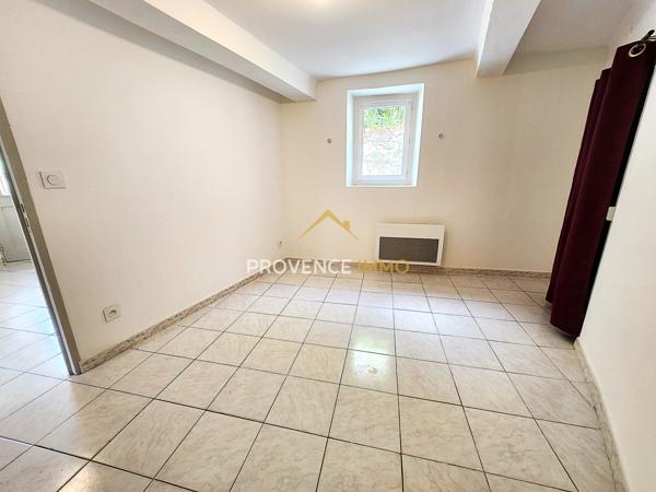 Digne-les-Bains (04000) EXCLUSIVITE ! Châteauredon (04) Maison de village composée de 2 appartements, 2 caves, chaufferie et garage