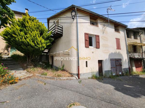 Digne-les-Bains (04000) EXCLUSIVITE ! Châteauredon (04) Maison de village composée de 2 appartements, 2 caves, chaufferie et garage