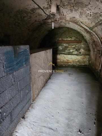 Digne-les-Bains (04000) EXCLUSIVITE ! Châteauredon (04) Maison de village composée de 2 appartements, 2 caves, chaufferie et garage