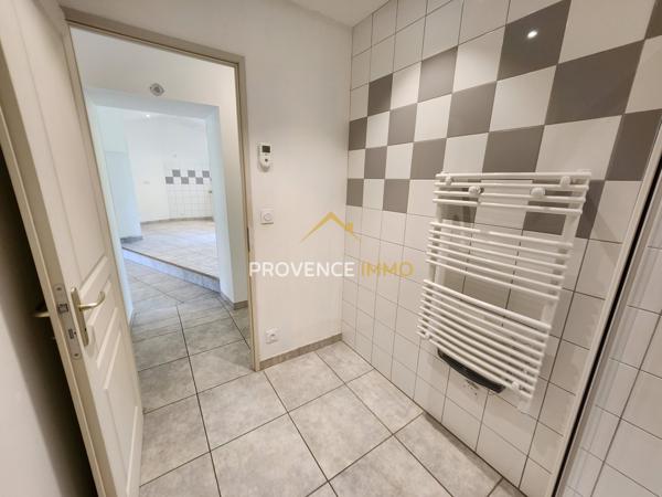 Digne-les-Bains (04000) EXCLUSIVITE ! Châteauredon (04) Maison de village composée de 2 appartements, 2 caves, chaufferie et garage