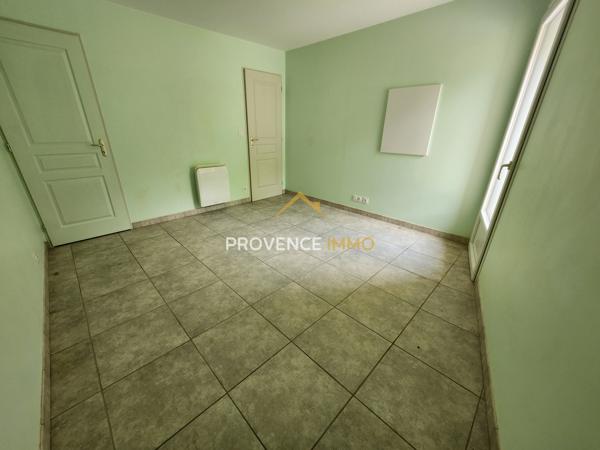 Digne-les-Bains (04000) EXCLUSIVITE ! Châteauredon (04) Maison de village composée de 2 appartements, 2 caves, chaufferie et garage