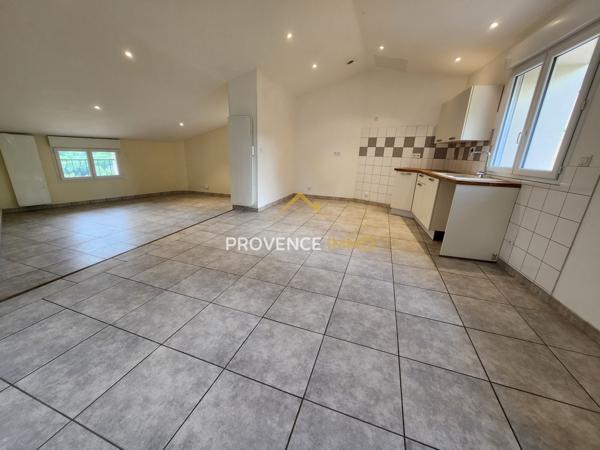 Digne-les-Bains (04000) EXCLUSIVITE ! Châteauredon (04) Maison de village composée de 2 appartements, 2 caves, chaufferie et garage