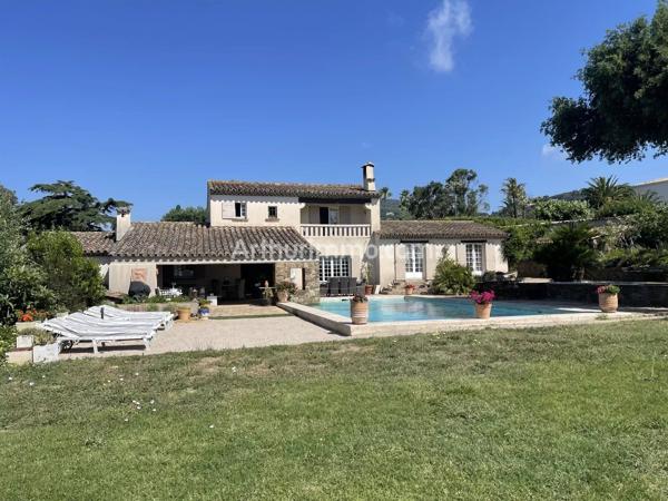 Vente                                                      Maison
                        
                     8 pièces                      272 m2                     à Grimaud