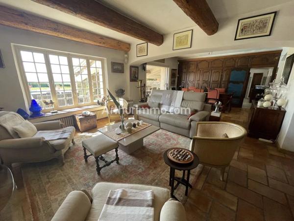 Vente                                                      Maison
                        
                     8 pièces                      272 m2                     à Grimaud
