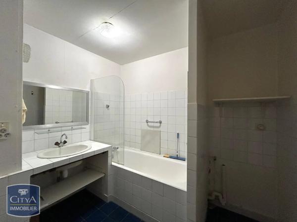Appartement à louer 2 pièces 59.42m² Sainte-Livrade-sur-Lot (47110)