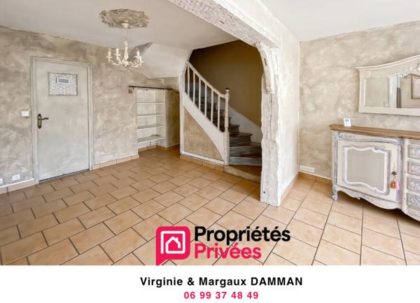 Maison en briques avec ses dépendances