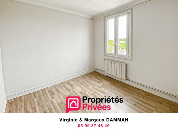 Maison en briques avec ses dépendances