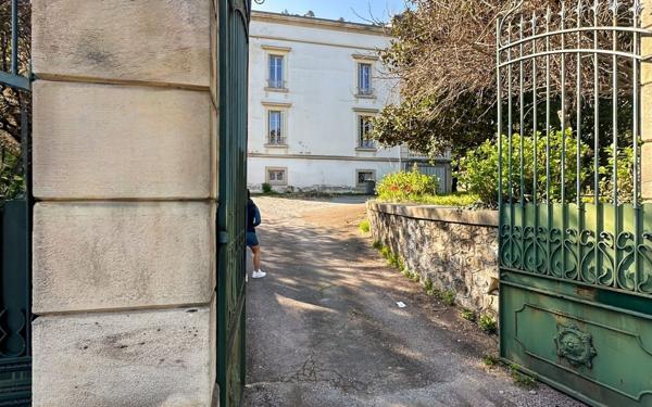 Appartement à louer    4 pièces •  Vals-les-Bains