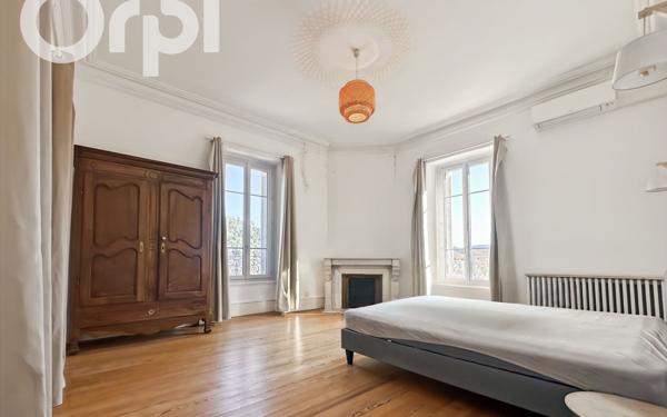 Appartement à louer    4 pièces •  Vals-les-Bains