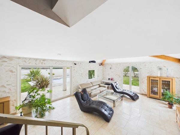 Maison d'architecte 189 m² , 4 chambres, piscine