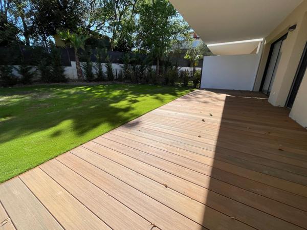 Saint Raphaël dans petite résidence, bureau de 69 m²