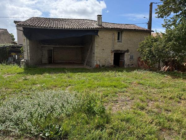 Grange à rénover bourg de Frontenay Rohan Rohan .