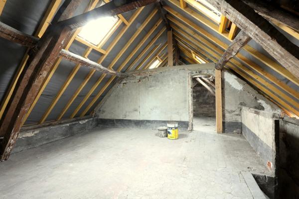 Murs libres d'un LOCAL COMMERCIAL à vendre rue Eugène LEDUC à LAON (02)