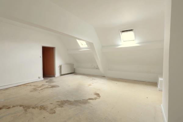 Murs libres d'un LOCAL COMMERCIAL à vendre rue Eugène LEDUC à LAON (02)