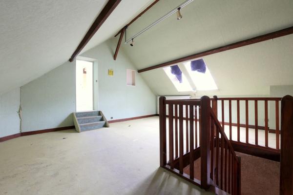 Murs libres d'un LOCAL COMMERCIAL à vendre rue Eugène LEDUC à LAON (02)