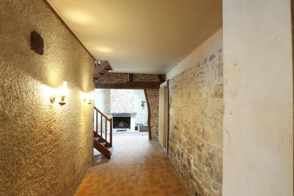 Murs libres d'un LOCAL COMMERCIAL à vendre rue Eugène LEDUC à LAON (02)